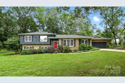 4035 Wandering Lane NE, Hickory, NC 28601 - Photo 1