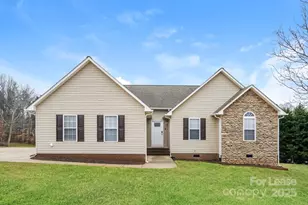 155 Deer Haven Dr, Statesville, NC 28625 - Photo 1