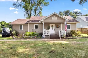 7929 Mountain Shore Dr, Sherrills Ford, NC 28673 - Photo 1