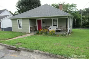 516 Grier St, Lincolnton, NC 28092 - Photo 1