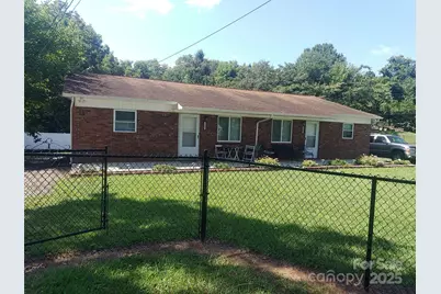 1755 2nd Avenue NW, Hickory, NC 28601 - Photo 1