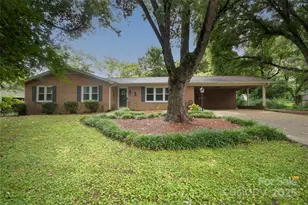 320 S Toria Dr, Statesville, NC 28625 - Photo 1