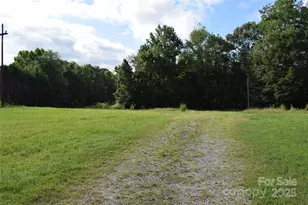 1302 W Melvin Hill Rd, Columbus, NC 28722 - Photo 1