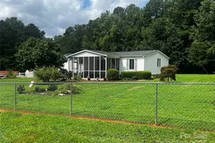 11725 Forestwinds Ln, Charlotte, NC 28216 - Photo 1