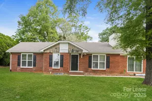 6740 Rocklake Dr, Charlotte, NC 28214 - Photo 1