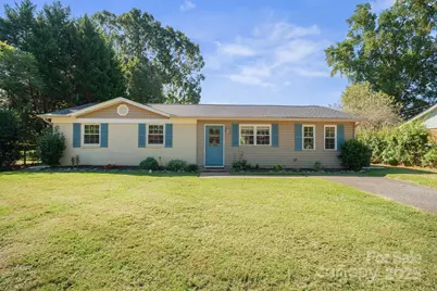 421 Avon Avenue, Troutman, NC 28166 - Photo 1