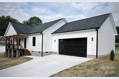 1479 20th Street NE, Hickory, NC 28601 - Photo 1