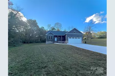 1471 20th Street NE, Hickory, NC 28601 - Photo 1