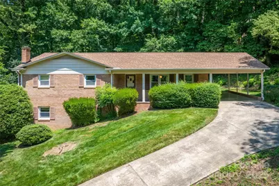 810 Devonshire Court SW, Lenoir, NC 28645 - Photo 1