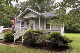 986 20th St NE, Hickory, NC 28601 - Photo 1