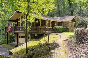 25 Iroquois Dr, Hendersonville, NC 28791 - Photo 1