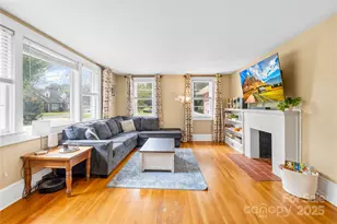 207 2nd Ave NE, Catawba, NC 28609 - Photo 1