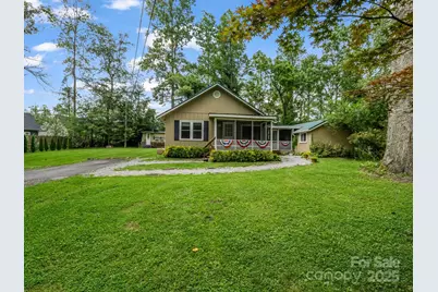 636 Midway Street, Hendersonville, NC 28739 - Photo 1