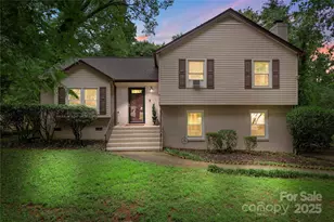 1914 Bonnie Ln, Charlotte, NC 28213 - Photo 1