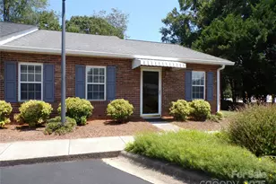 319 7th St Pl SW, Conover, NC 28613 - Photo 1