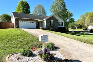 2090 Summerfield Cir, Conover, NC 28613 - Photo 1