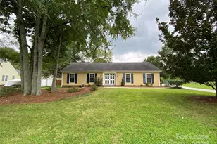 1025 Thornsby Ln, Matthews, NC 28105 - Photo 1