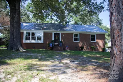 1611 Summit Drive, Rockingham, NC 28379 - Photo 1
