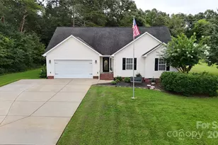 3083 Grassy Meadows Ct, Lincolnton, NC 28092 - Photo 1