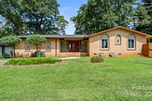 5745 Riviere Dr, Charlotte, NC 28211 - Photo 1