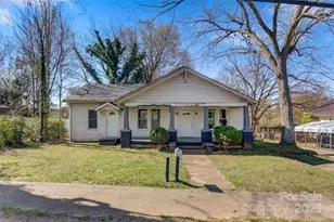 21 W D St, Newton, NC 28658 - Photo 1