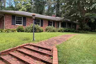 1331 Chanteloup Dr, Hendersonville, NC 28739 - Photo 1