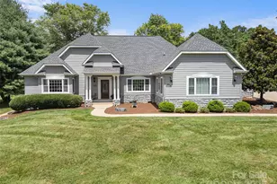 35 Beaumont Dr, Hendersonville, NC 28739 - Photo 1