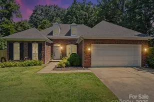 12115 Woodbend Dr, Matthews, NC 28105 - Photo 1