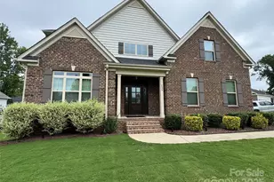 135 Coral Rutledge Dr, Mount Holly, NC 28120 - Photo 1