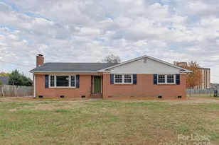 1432 Bevis Dr, Charlotte, NC 28209 - Photo 1