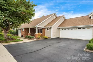 1015 Saddlebrook Dr, Hendersonville, NC 28739 - Photo 1