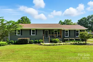 2565 Oxford Cir, Lancaster, SC 29720 - Photo 1