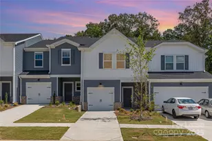 4143 Summit Woods Dr, Charlotte, NC 28216 - Photo 1