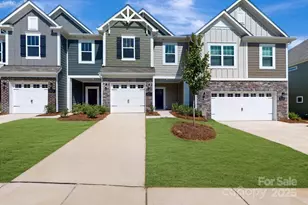 3208 Lilac Grove Dr, Charlotte, NC 28269 - Photo 1