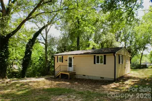 216 E Georgia Ave, Bessemer City, NC 28016 - Photo 1