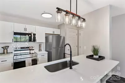 1620 Arlyn Circle #E, Charlotte, NC 28213 - Photo 1
