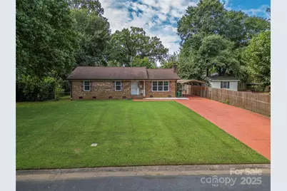 4112 Woodgreen Terrace, Charlotte, NC 28205 - Photo 1