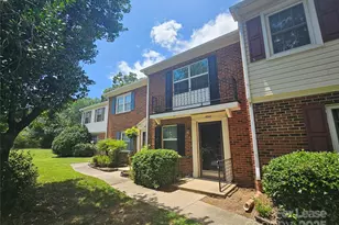 11020 Hunter Trail Ln, Charlotte, NC 28226 - Photo 1