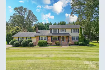 205 W Gaston Avenue, Bessemer City, NC 28016 - Photo 1