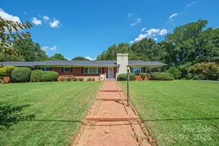 152 31st Ave NW, Hickory, NC 28601 - Photo 1