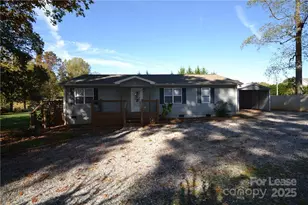 1212 Beechwood Dr, Newton, NC 28658 - Photo 1