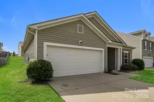 10422 Kempsford Dr, Charlotte, NC 28262 - Photo 1