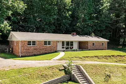 330 Lyndhurst Drive, Hendersonville, NC 28791 - Photo 1