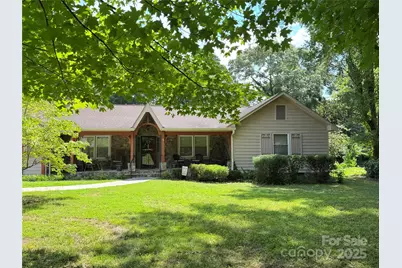 1306 7th Street NW, Hickory, NC 28601 - Photo 1