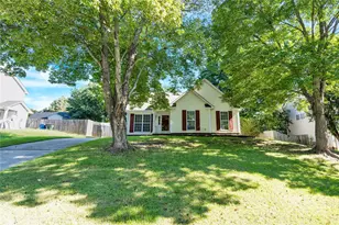 131 Diamond Dr, Mooresville, NC 28117 - Photo 1