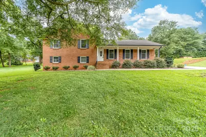 433 W Central Avenue, Mount Holly, NC 28120 - Photo 1