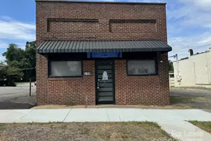 634 S Center St, Statesville, NC 28677 - Photo 1