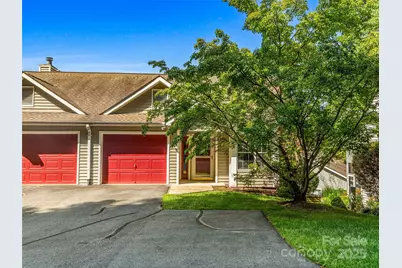 725 N Park Place, Hendersonville, NC 28791 - Photo 1