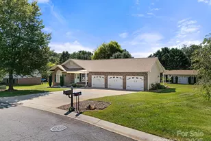 1502 Farmington Hills Dr, Conover, NC 28613 - Photo 1