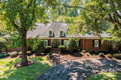 1690 2nd Street NW, Hickory, NC 28601 - Photo 1